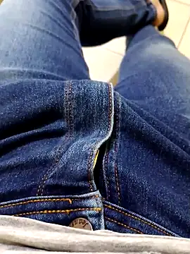 JoaoPedro17cm online show from September 18, 2025, 1:35 pm