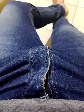 JoaoPedro17cm online show from October 3, 2025, 1:41 pm