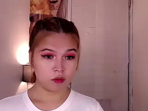 adorabletsforyouxx online show from September 9, 2025, 5:01 pm