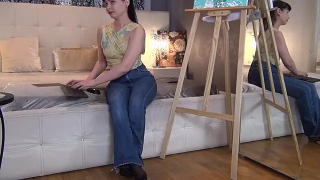 LadyValeriaXO online show from February 24, 2026, 11:52 am