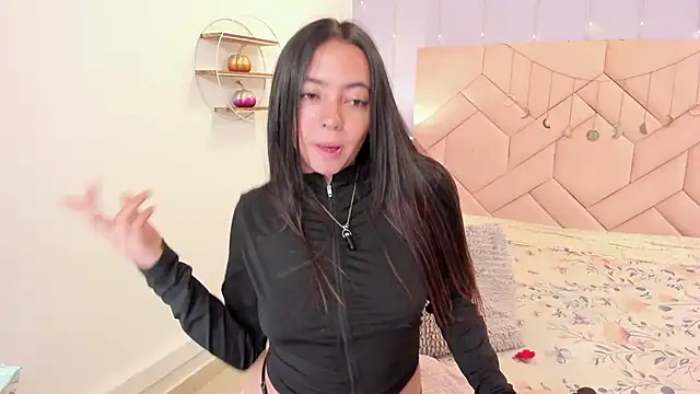 Lara Rouss  online show from September 11, 2025, 3:06 am