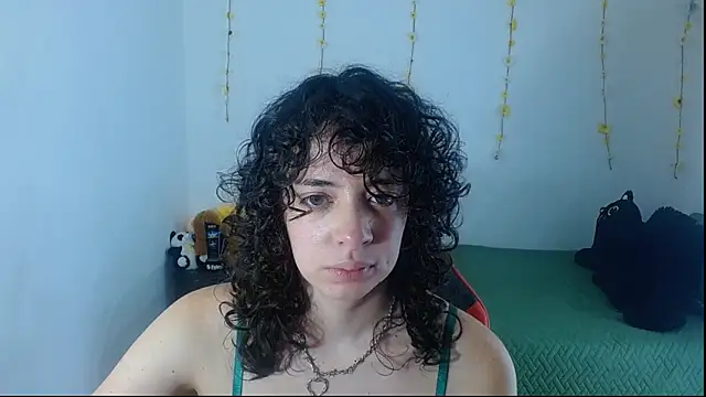 sajecrismaa online show from June 20, 2026, 5:27 pm