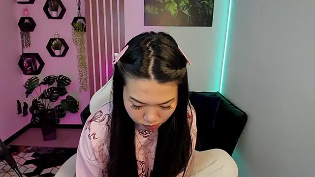 LunaPurrr online show from February 6, 2026, 12:15 am