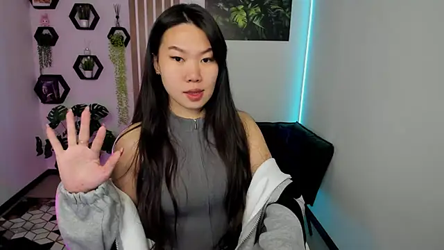 LunaPurrr online show from February 9, 2026, 10:25 pm