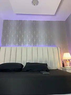 Mia-Medina online show from July 19, 2026, 7:39 pm