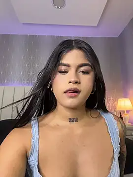 Mia-Medina online show from July 29, 2026, 7:23 pm