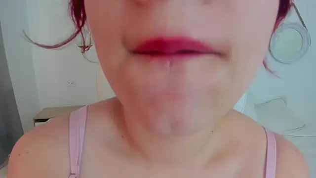 mlle luna online show from September 12, 2025, 2:39 pm