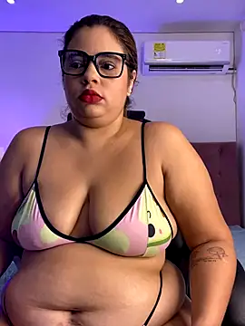 Snapshot of Velveet_x chatting on September 29, 2025, 12:10 pm Velveet x online show from September 29, 2025, 12:10 pm