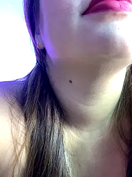 Snapshot of Velveet_x chatting on October 31, 2025, 12:06 pm Velveet x online show from October 31, 2025, 12:06 pm