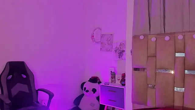 JulianaCarter online show from December 16, 2025, 8:36 pm