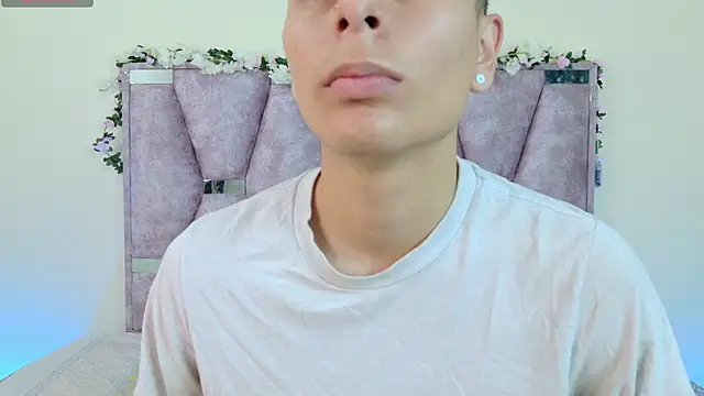 lana and liam  online show from November 15, 2025, 10:34 am