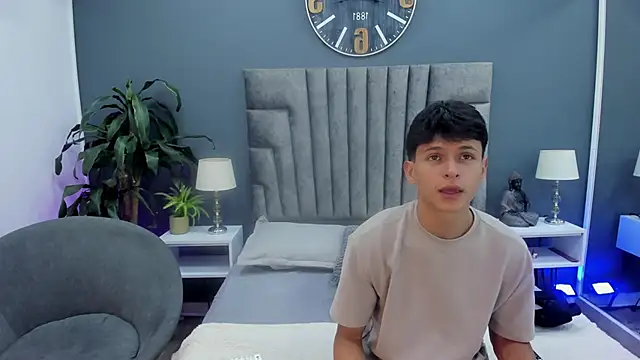 Snapshot of stephane_rouss chatting on October 21, 2025, 9:15 pm stephane rouss online show from October 21, 2025, 9:15 pm