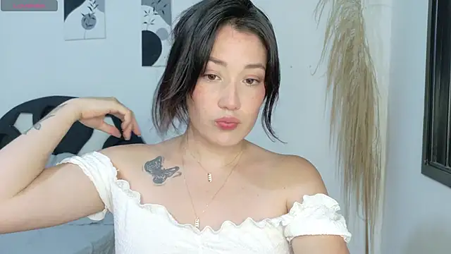 Eliih 01 online show from June 16, 2026, 6:32 pm