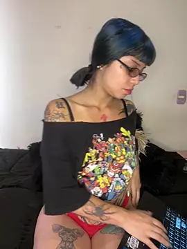 Snapshot of ZoeRaven_Pink chatting on September 29, 2025, 4:56 pm ZoeRaven Pink online show from September 29, 2025, 4:56 pm