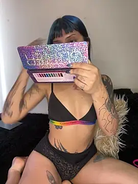 Snapshot of ZoeRaven_Pink chatting on October 22, 2025, 2:28 pm ZoeRaven Pink online show from October 22, 2025, 2:28 pm