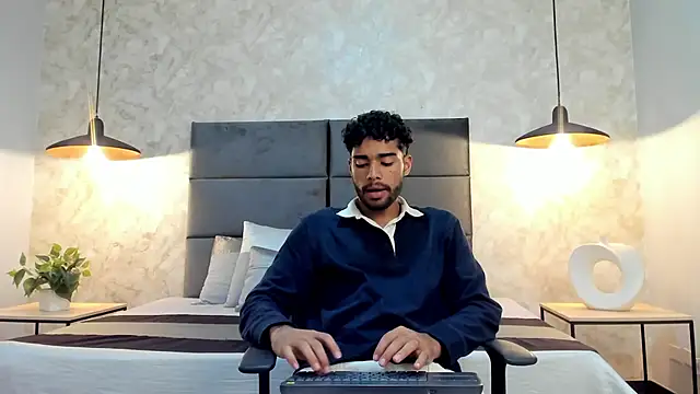 Snapshot of RaphaelDufort chatting on September 26, 2025, 12:03 am RaphaelDufort online show from September 26, 2025, 12:03 am