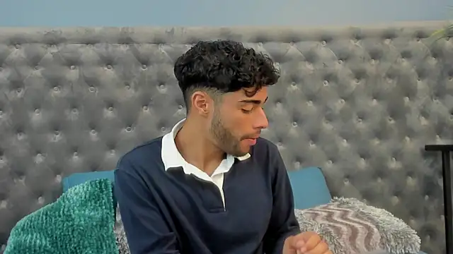 Snapshot of RaphaelDufort chatting on October 18, 2025, 5:46 pm RaphaelDufort online show from October 18, 2025, 5:46 pm