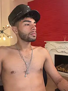 Snapshot of RaphaelDufort chatting on October 31, 2025, 11:55 am RaphaelDufort online show from October 31, 2025, 11:55 am