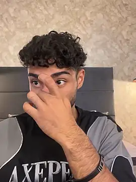 Snapshot of RaphaelDufort chatting on November 6, 2025, 11:59 pm RaphaelDufort online show from November 6, 2025, 11:59 pm