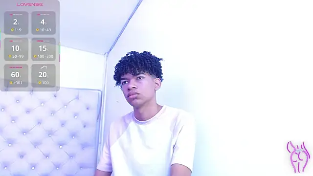 Snapshot of Ivone_Rose_ chatting on October 3, 2025, 12:24 pm Ivone Rose online show from October 3, 2025, 12:24 pm