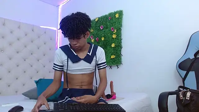 Snapshot of Ivone_Rose_ chatting on October 19, 2025, 12:39 pm Ivone Rose online show from October 19, 2025, 12:39 pm