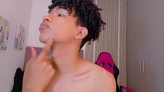 Snapshot of Ivone_Rose_ chatting on October 29, 2025, 12:29 pm Ivone Rose online show from October 29, 2025, 12:29 pm