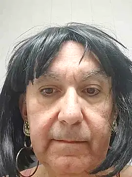 Emily de Carla online show from May 8, 2026, 6:19 am