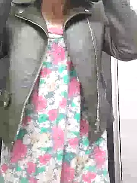 Emily de Carla online show from May 11, 2026, 3:29 pm