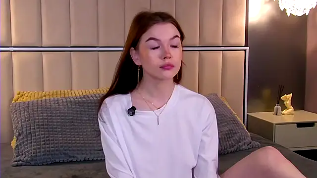 Wanda Wild online show from September 18, 2025, 4:03 am