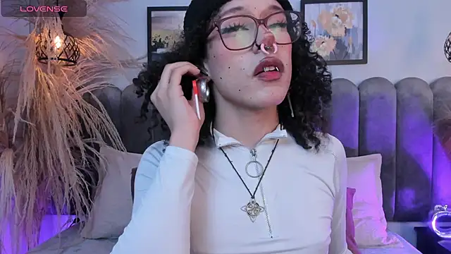 Snapshot of Dark_nina_ chatting on October 22, 2025, 3:40 am Dark nina  online show from October 22, 2025, 3:40 am