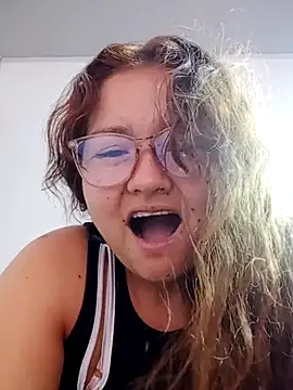 Ssoy Luciana online show from September 9, 2025, 5:01 pm