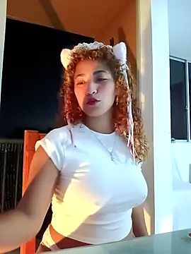 Vikyvoyeur online show from September 28, 2025, 12:05 am