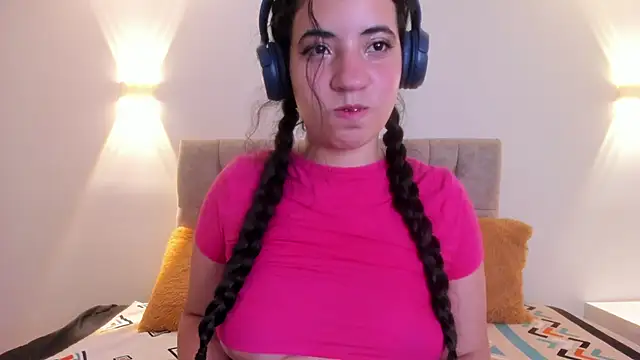 Snapshot of Nicol_Chang chatting on October 7, 2025, 3:58 am Nicol Chang online show from October 7, 2025, 3:58 am