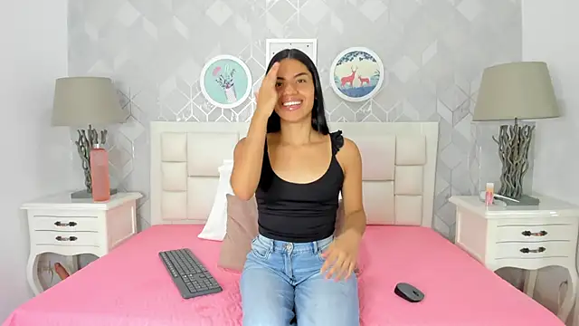 Snapshot of naia_cox chatting on October 25, 2025, 3:47 am naia cox online show from October 25, 2025, 3:47 am