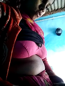 Hot-qwer online show from February 18, 2026, 7:15 am