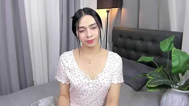 joyfulmartinaa online show from May 25, 2026, 4:57 pm