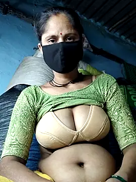 Hot-ilaiy online show from October 5, 2025, 10:18 pm