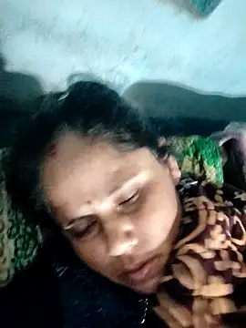 Hot-ilaiy online show from November 1, 2025, 11:07 pm