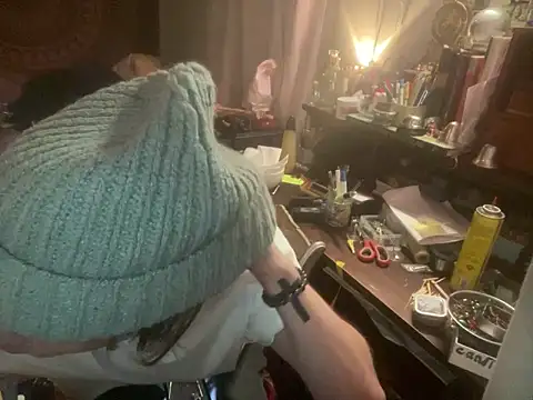 Snapshot of XanderOzzz chatting on October 3, 2025, 8:22 am XanderOzzz online show from October 3, 2025, 8:22 am