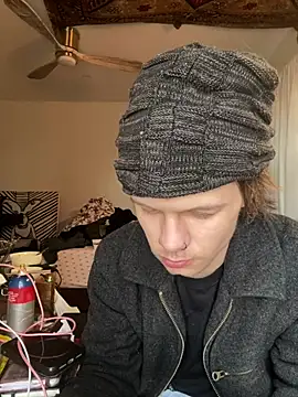 Snapshot of XanderOzzz chatting on February 12, 2026, 1:50 pm XanderOzzz online show from February 12, 2026, 1:50 pm