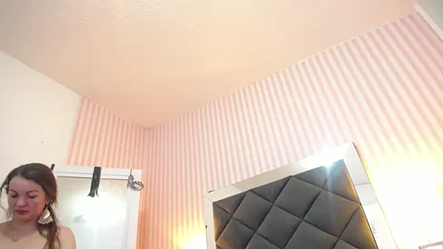 ViictoriaJones  online show from January 31, 2026, 7:11 pm