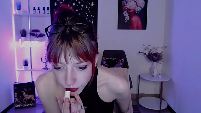 AveryLia online show from September 8, 2025, 11:26 pm