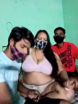 LoveOnStream online show from October 20, 2025, 11:49 pm