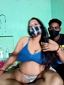 LoveOnStream online show from October 23, 2025, 12:04 pm