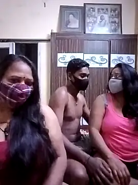 LoveOnStream online show from February 10, 2026, 12:09 pm