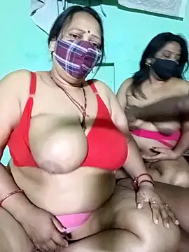 LoveOnStream online show from March 12, 2026, 1:17 pm