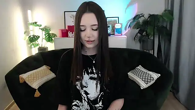 BlackEyesGirl online show from January 18, 2026, 6:28 am