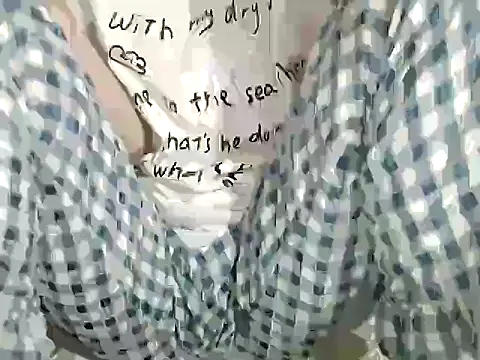 Lamoon 2k online show from November 22, 2025, 12:42 am