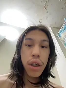 Snapshot of heytherepeoples717 chatting on December 19, 2025, 2:46 pm heytherepeoples717 online show from December 19, 2025, 2:46 pm