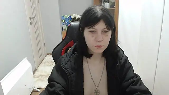 TinaQuiin online show from December 19, 2025, 8:43 am